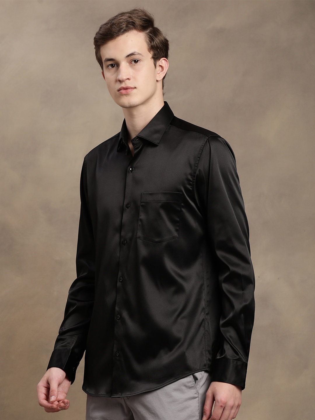 

Turtle Spread Collar Satin Slim Fit Party Shirt, Black