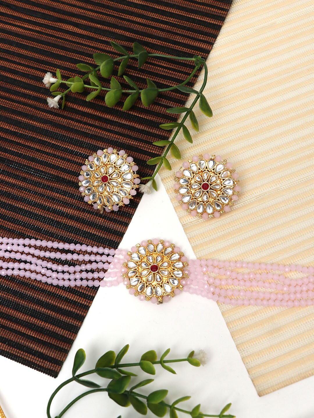 

Ozanoo Gold-Plated Kundan-Studded Jewellery Set, Pink