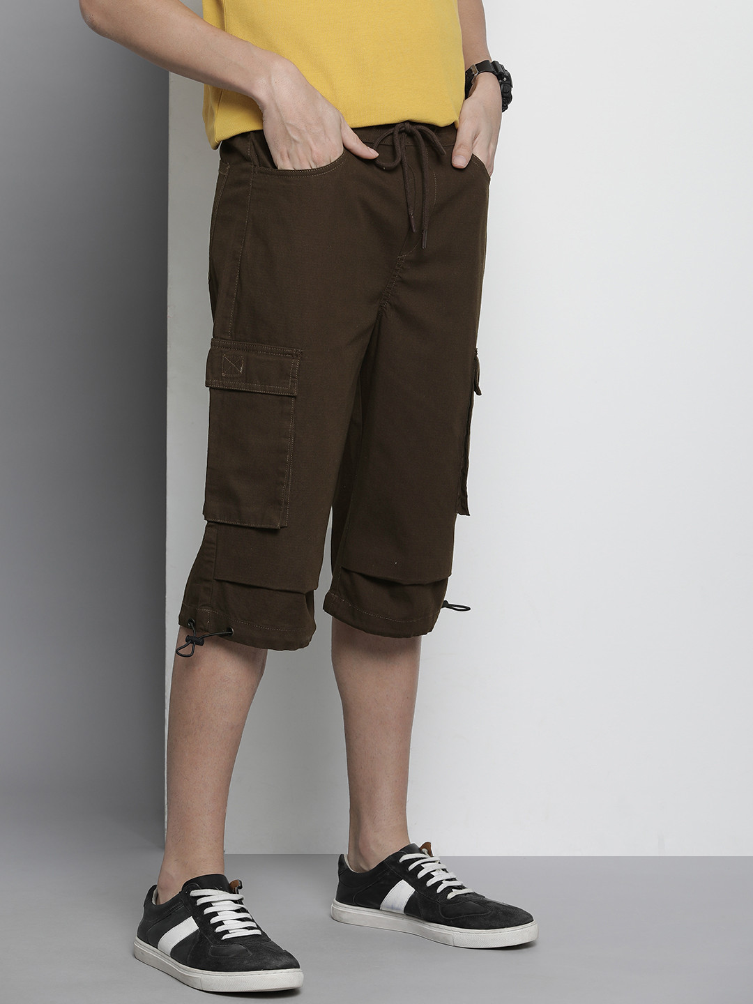 

The Indian Garage Co Loose Fit Cotton Cargo Shorts, Coffee brown