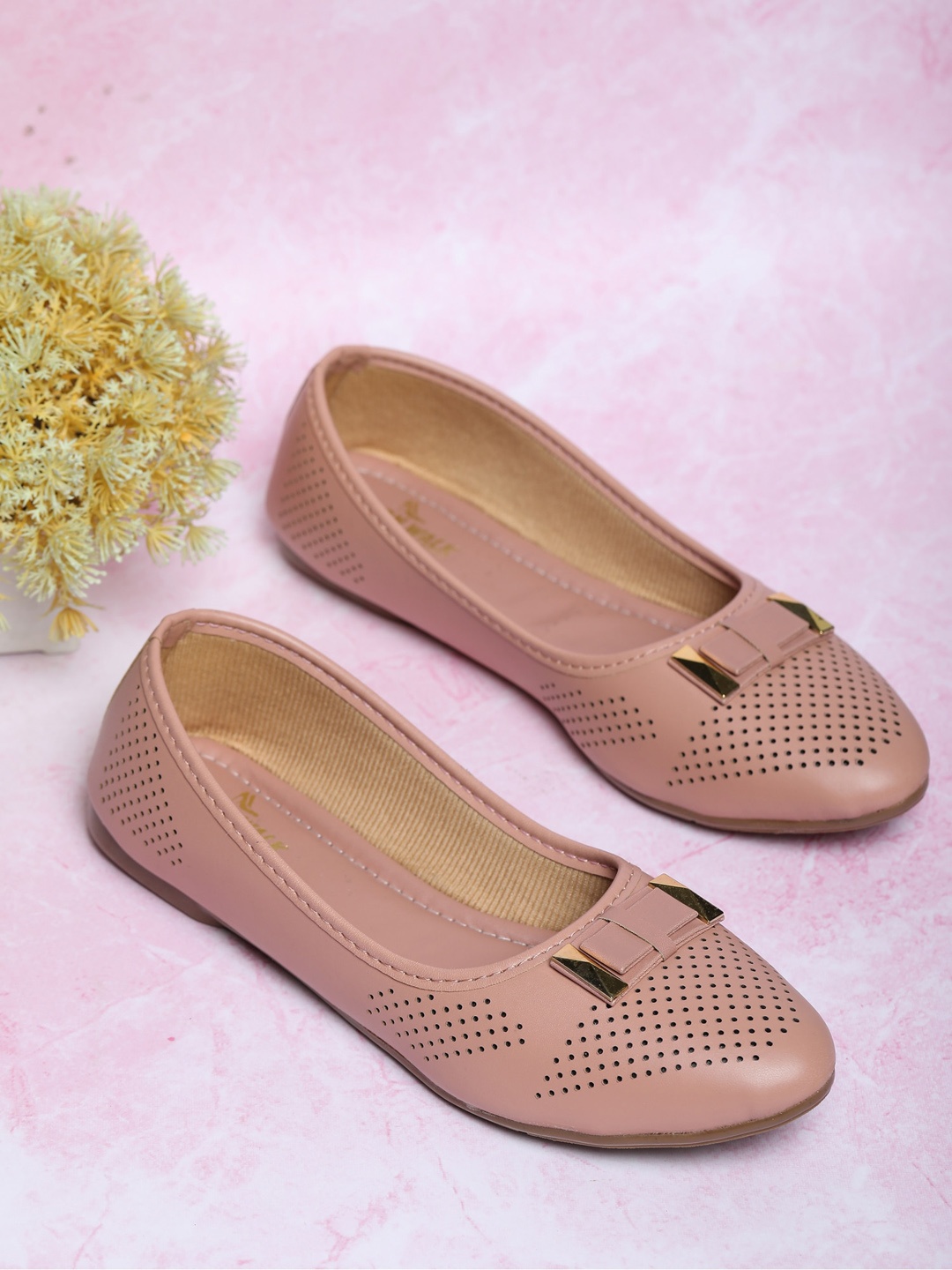

Moonwalk Women Flat Ballerinas with Laser Cuts, Pink