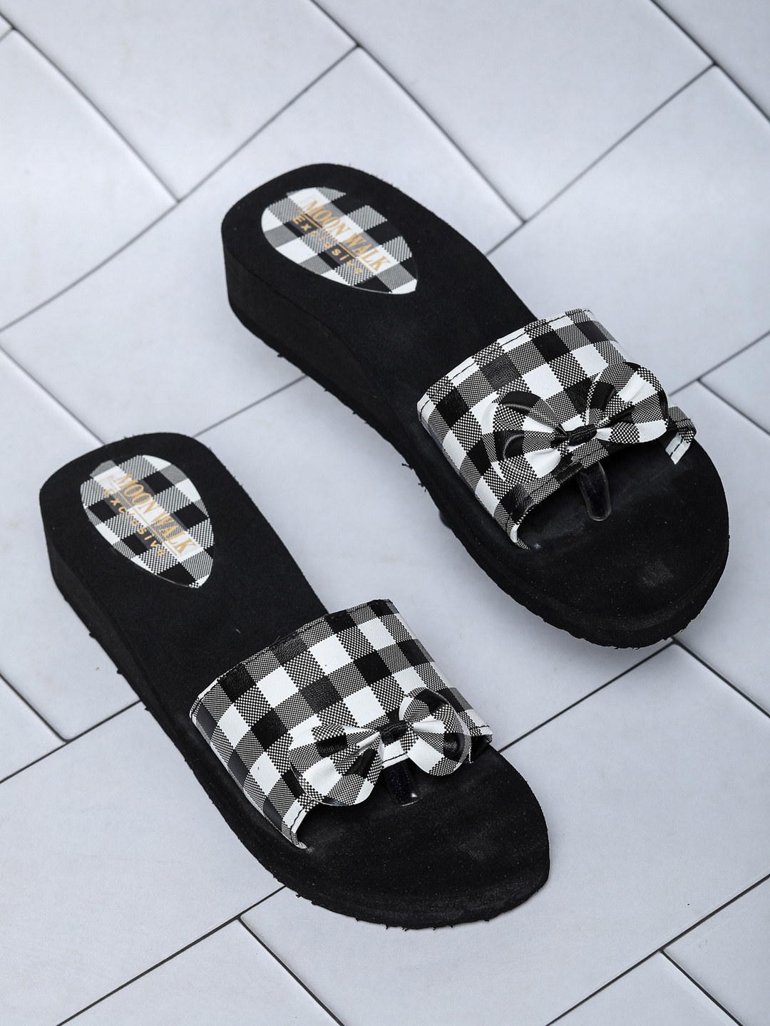 

Moonwalk Women Printed Open Toe Flats With Bow, Black