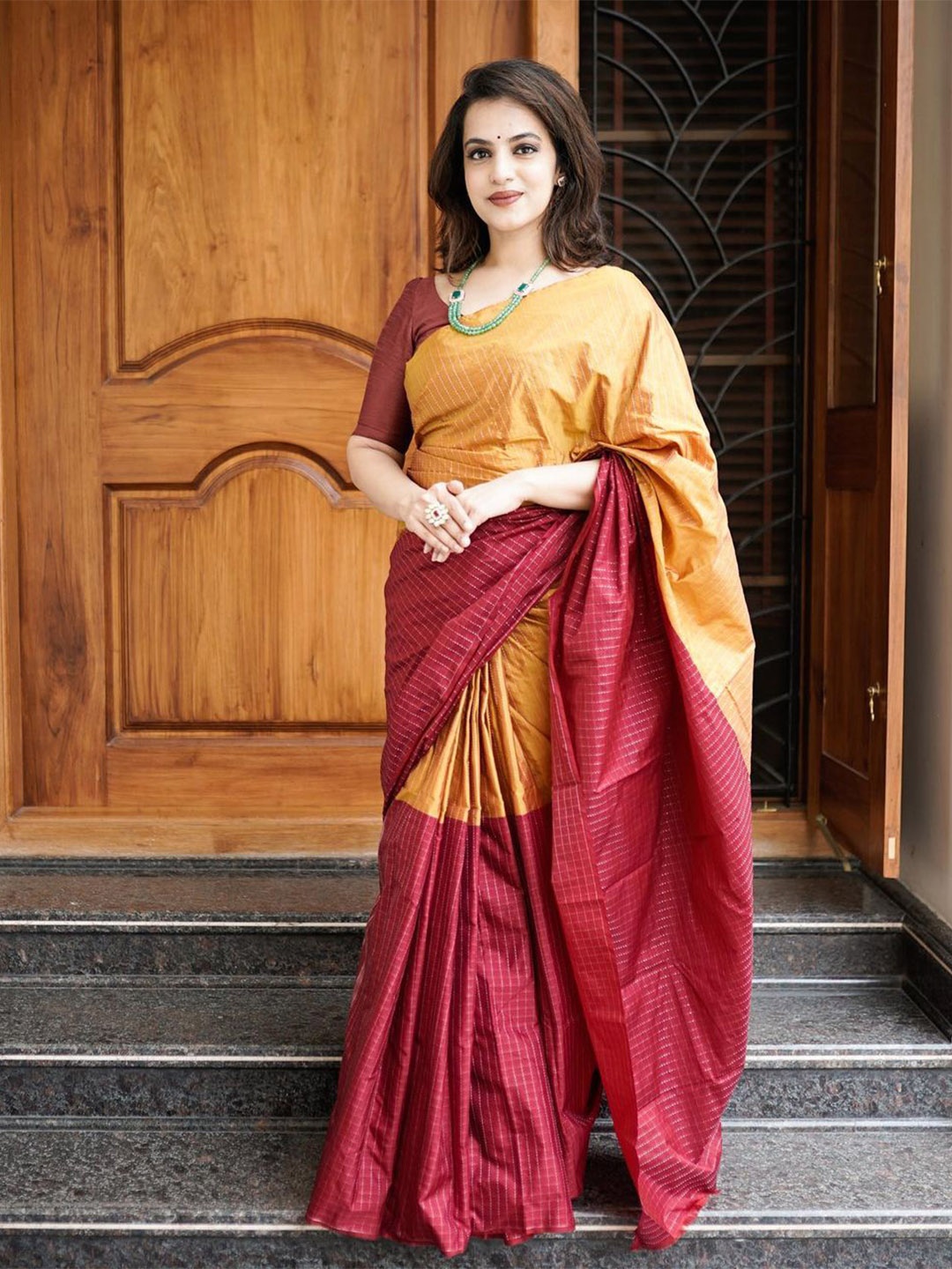 

AVANTIKA FASHION Striped Woven Design Zari Pure Silk Kanjeevaram Saree, Yellow