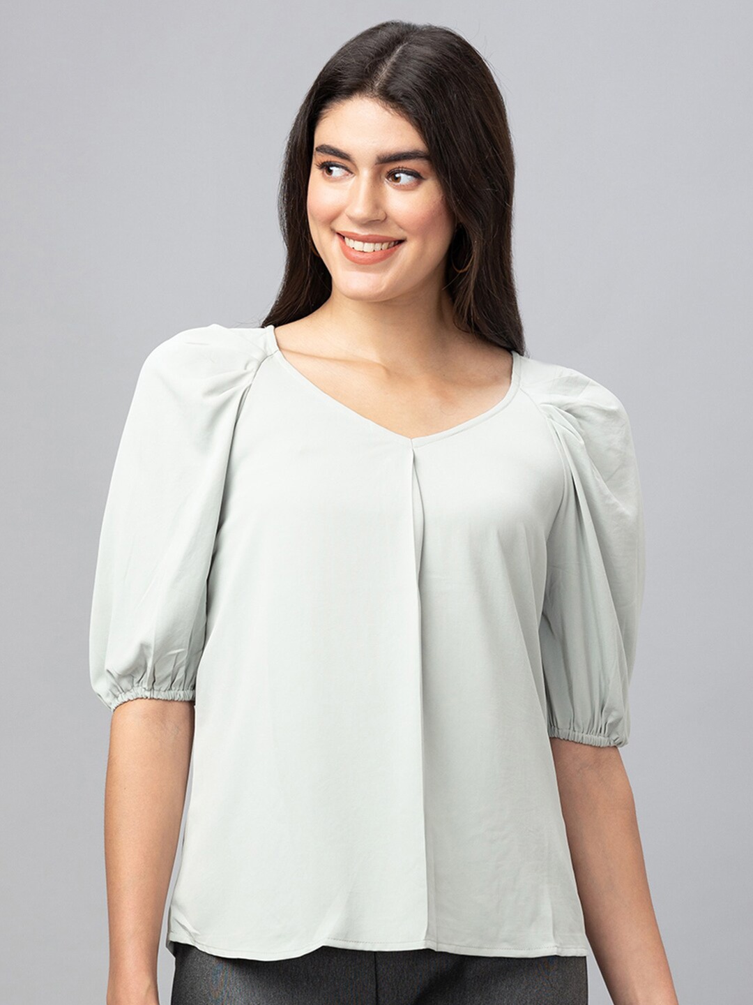 

Globus Puff Sleeves V-Neck Regular Top, Green