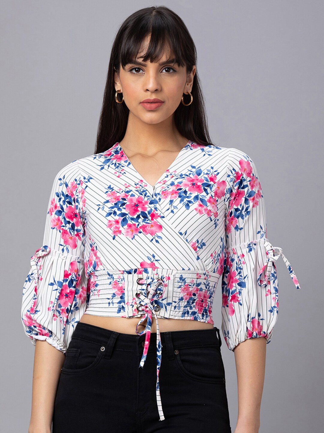 

Globus Floral Printed Tie-Ups Wrap Crop Top, White