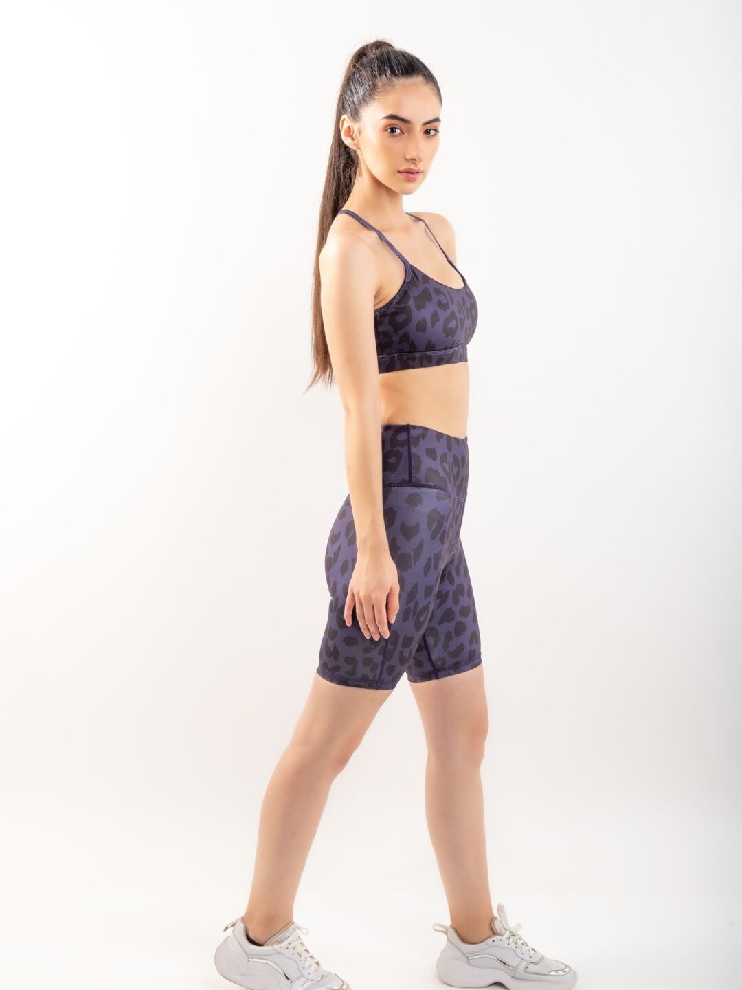 

SKNZ Animal Printed Non Padded Non Wired All Day Comfort Seamless Sports Bra, Black