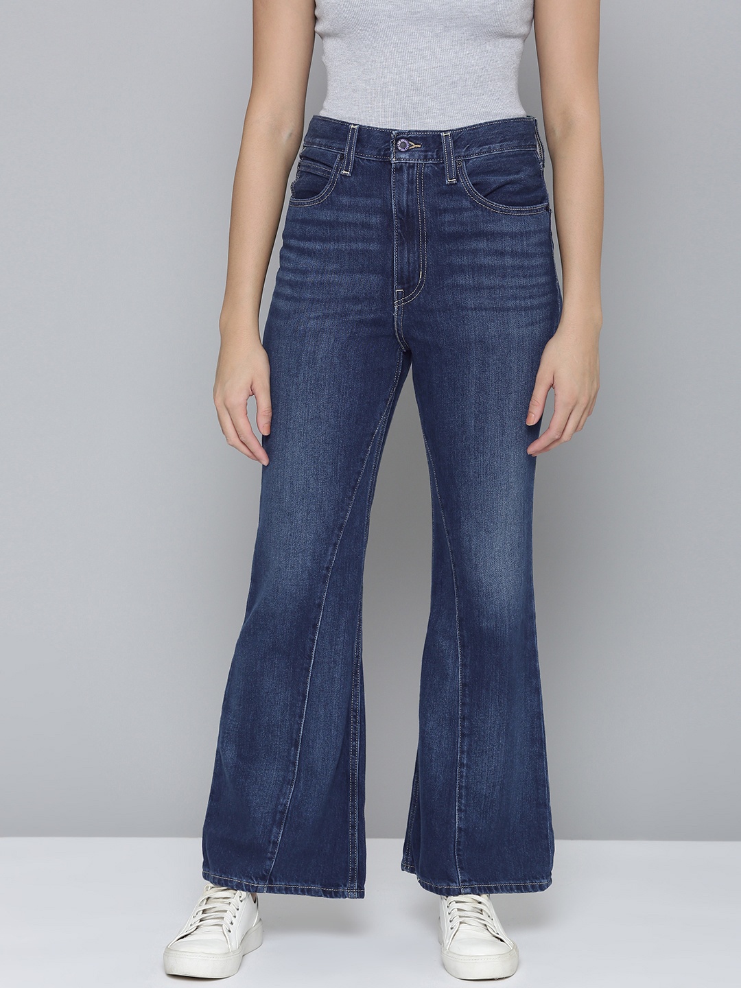 

Levis Women Flared Fit Light Fade Mid Rise Jeans, Blue