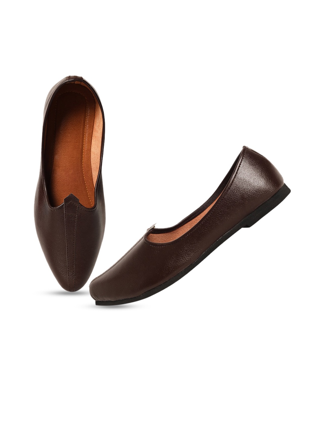 

Aristitch Men Textured Round Toe Mojaris, Brown
