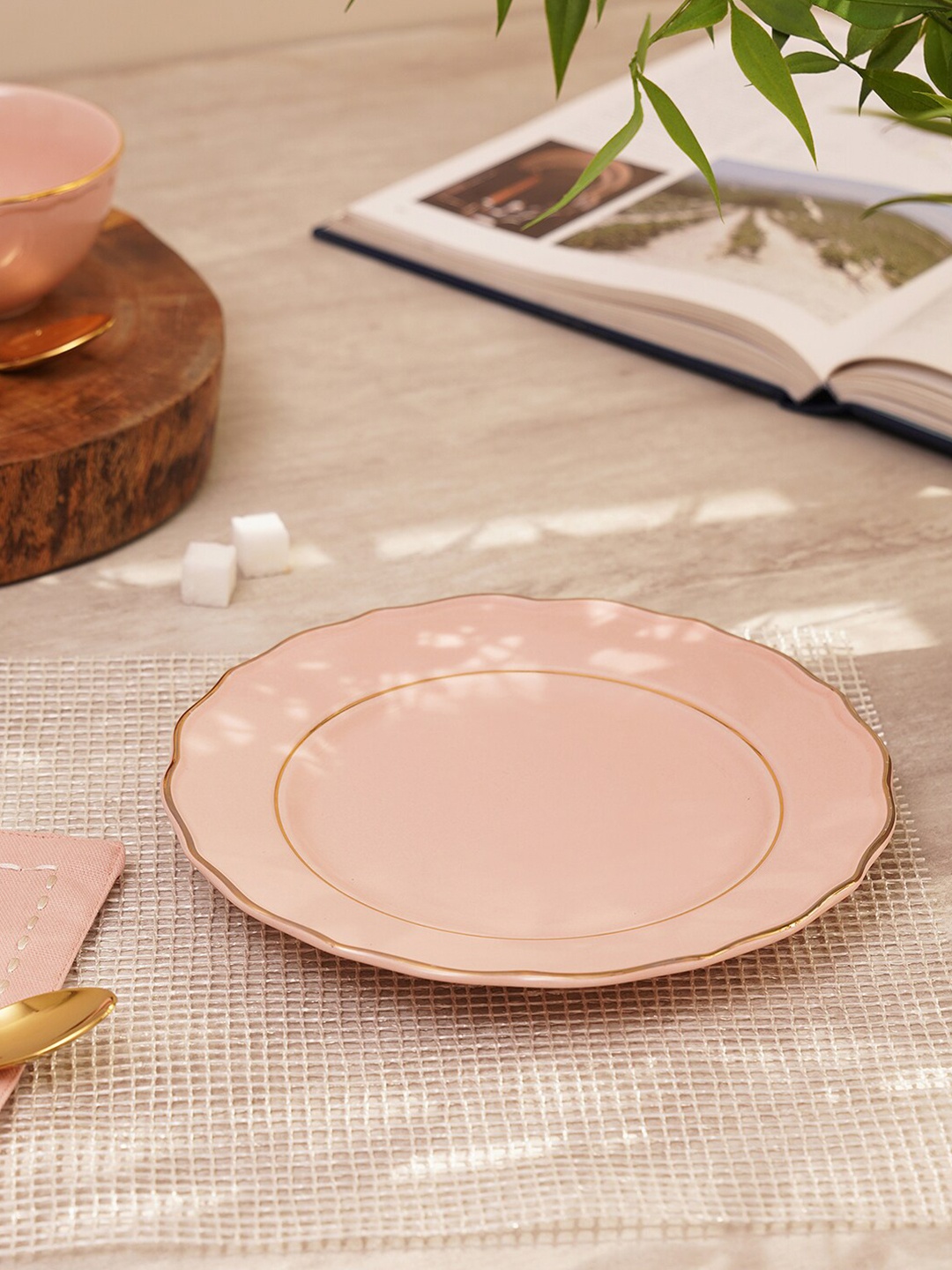 

Pure Home and Living Pink & Gold-Toned 2 Pieces Porcelain Glossy Dessert Plates
