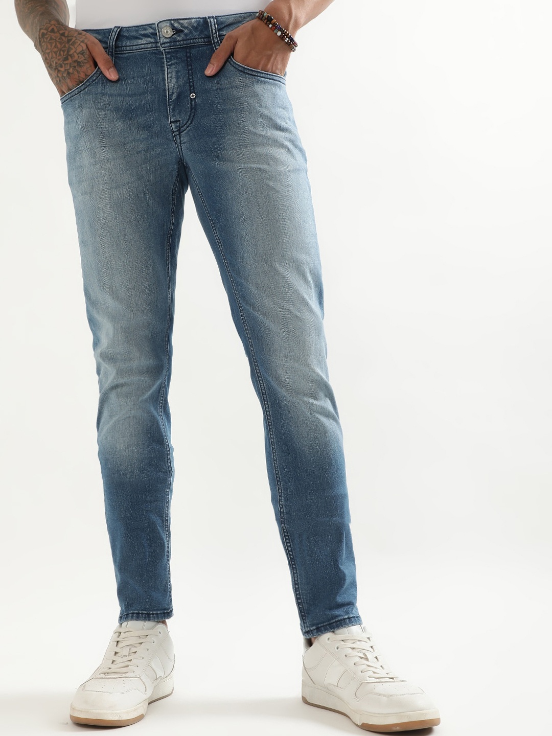 

Antony Morato Men Tapered Fit Light Fade Stretchable Cotton Jeans, Blue