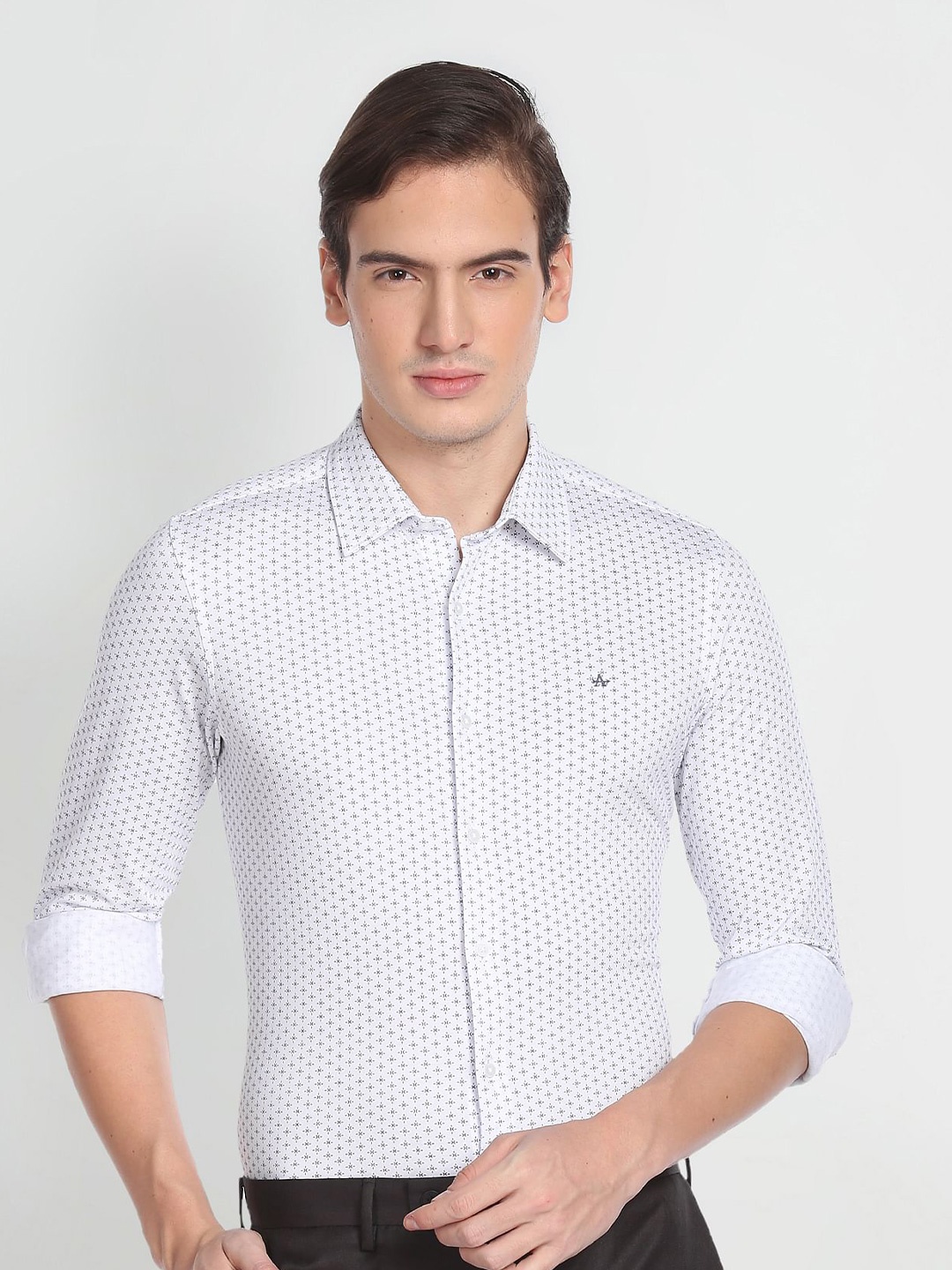 

Arrow Printed Spread Collar Slim Fit Opaque Knitted Formal Shirt, White