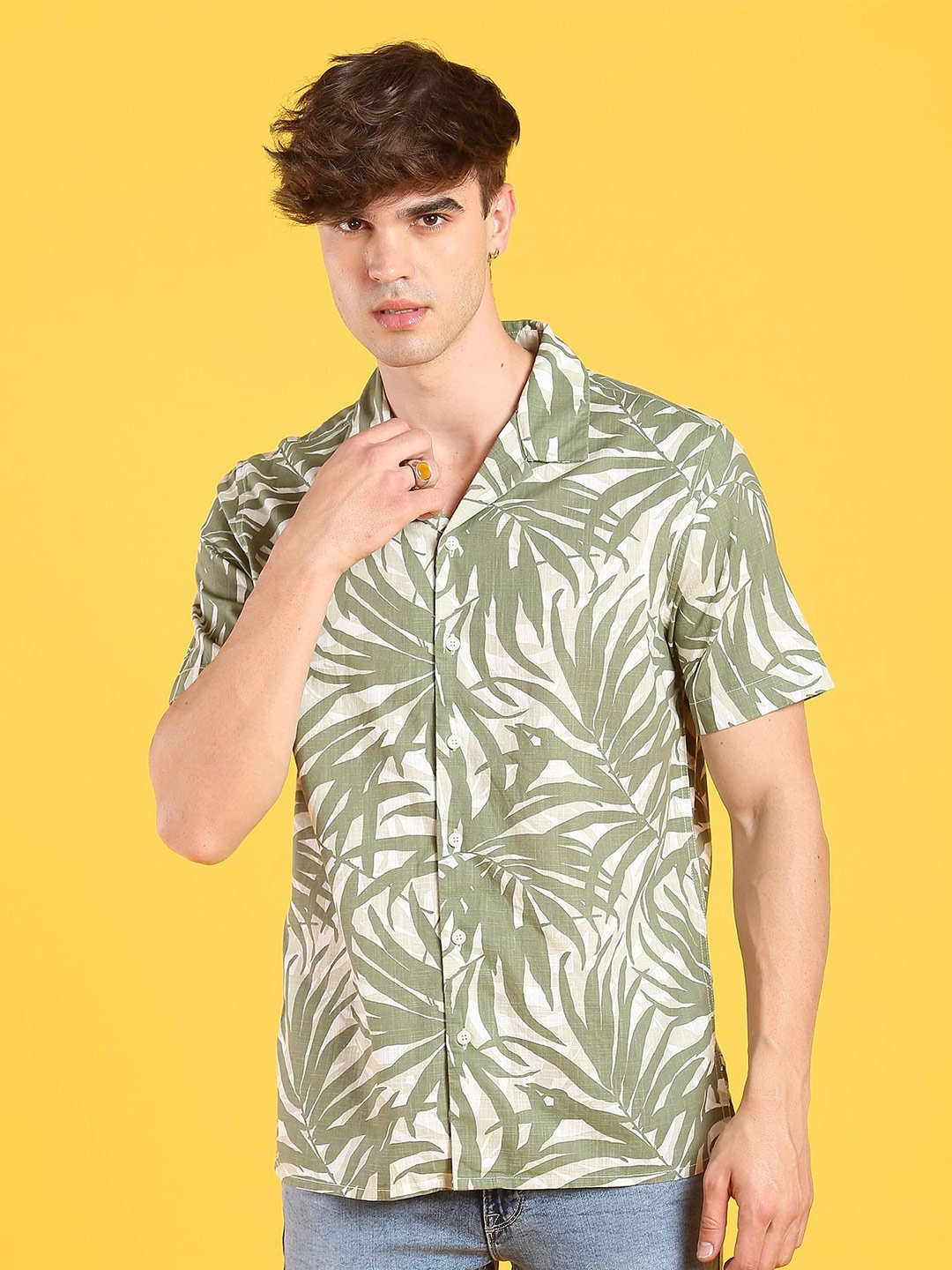 

Flying Machine Slim Fit Tropical Printed Pure Cotton Cuban Collar Casual Shirt, Green