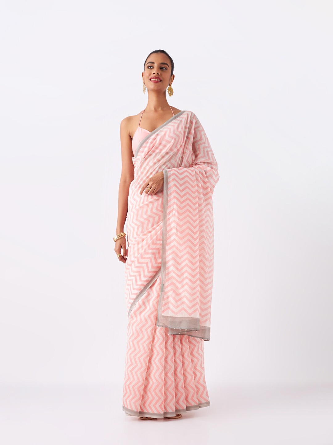 

Taneira Chevron Printed Organza Saree, Pink