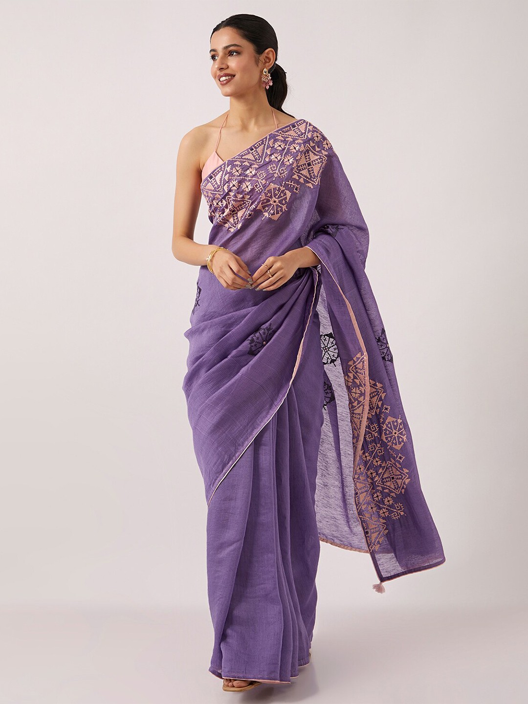 

Taneira Geometric Embroidered Pure Silk Saree, Purple
