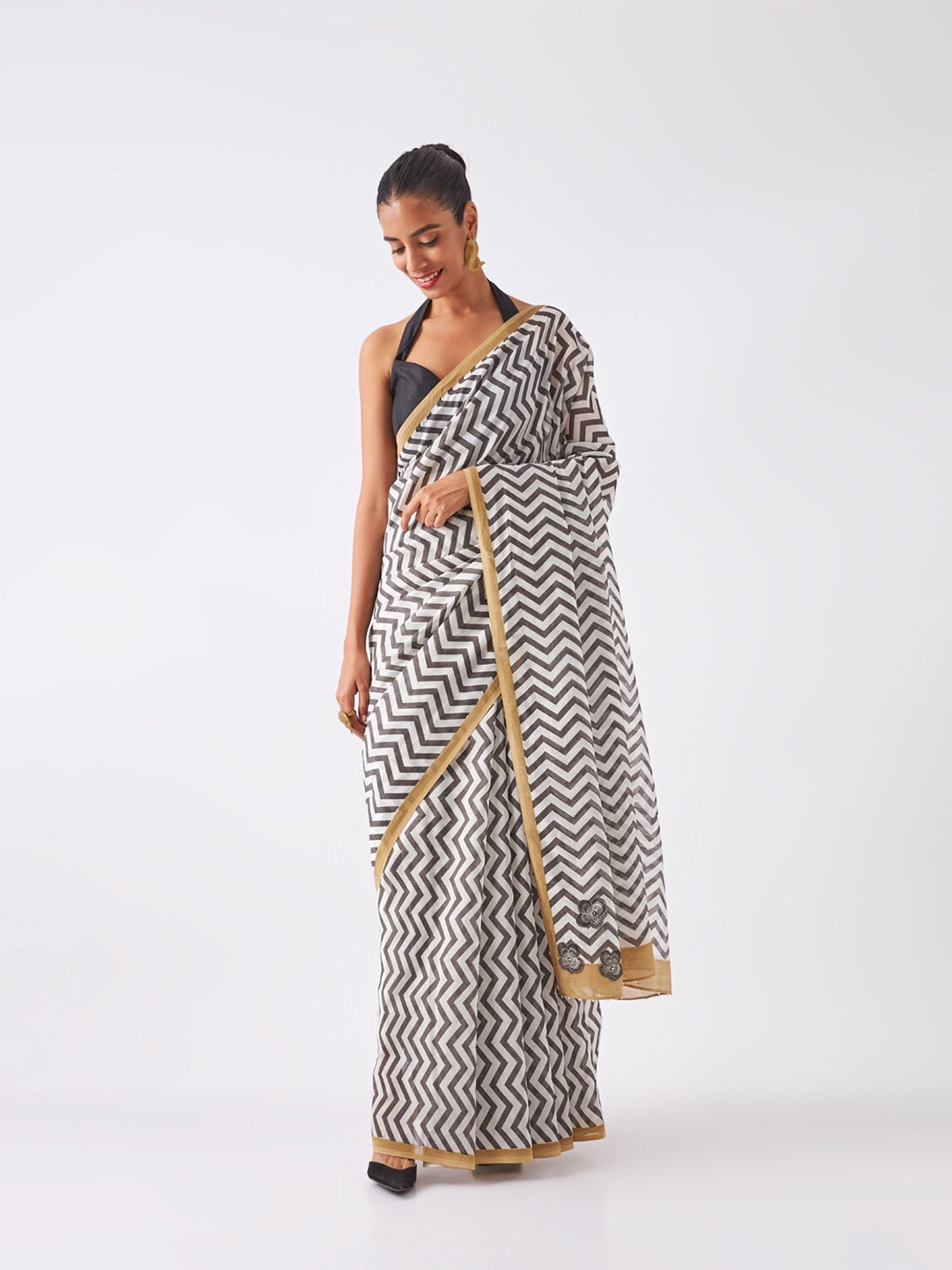 

Taneira Chevron Printed Silk Cotton Saree, Black
