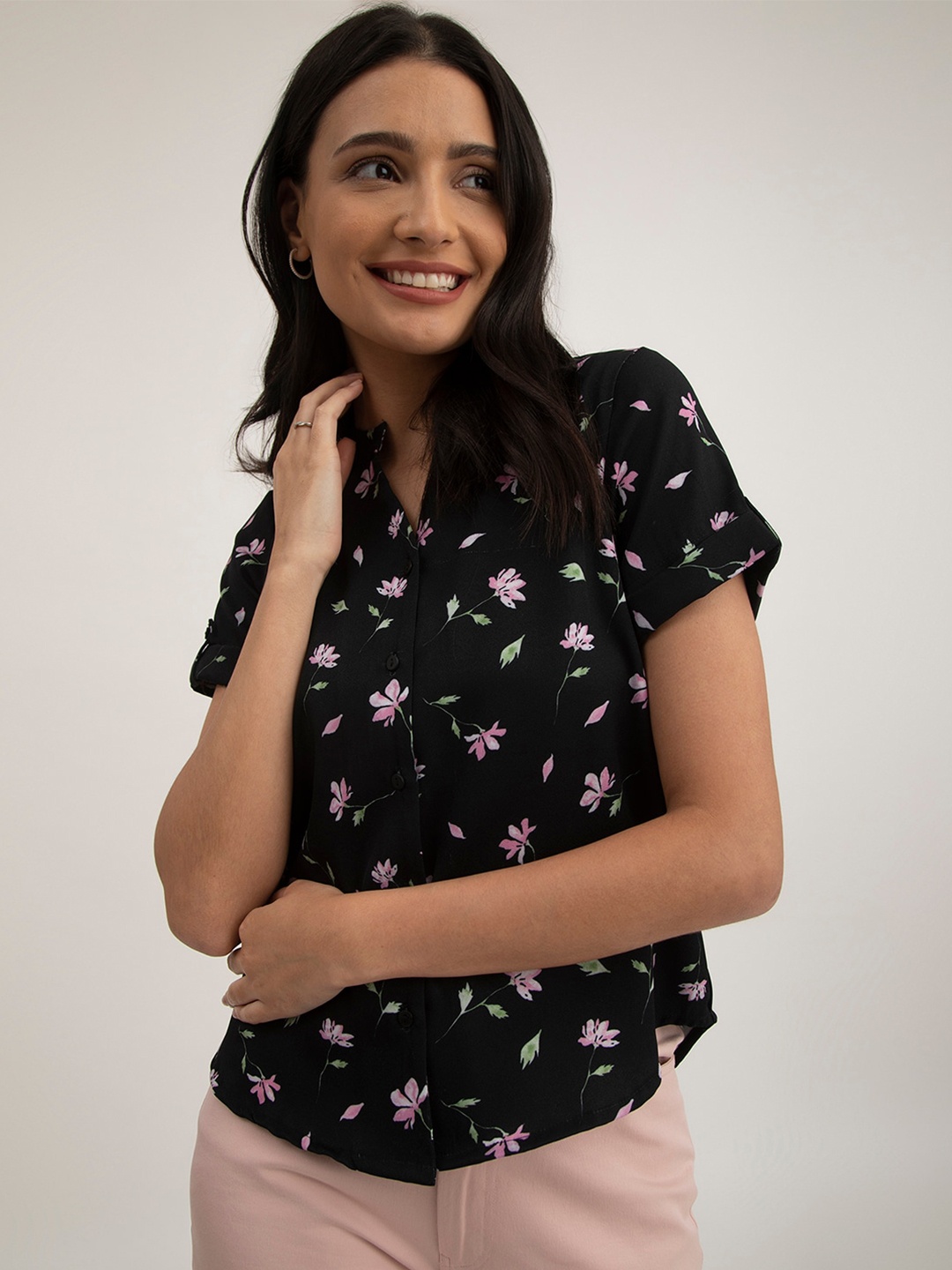 

FableStreet Floral Printed Short Sleeves Mandarin Collar Shirt Style Top, Black