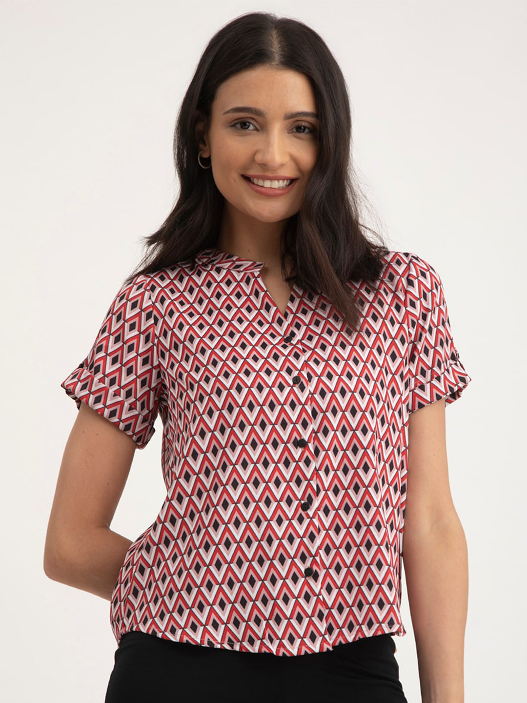 

FableStreet Geometric Printed Mandarin Collar Roll-Up Sleeves Shirt Style Top, Red