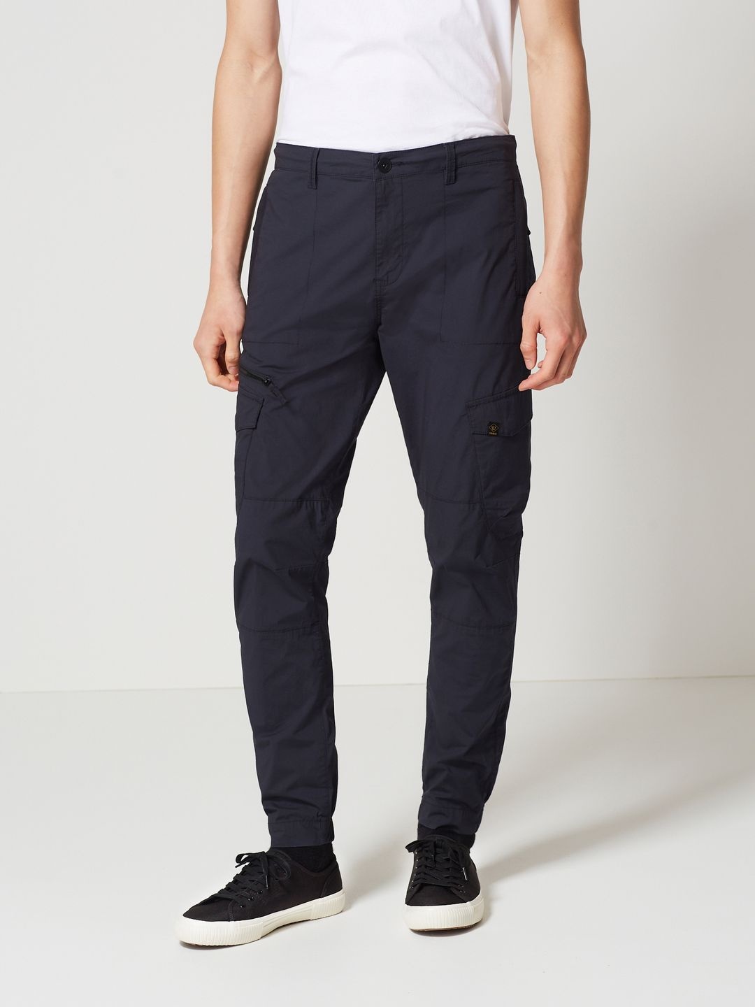 

NEXT Men Solid Cargos Trousers, Navy blue