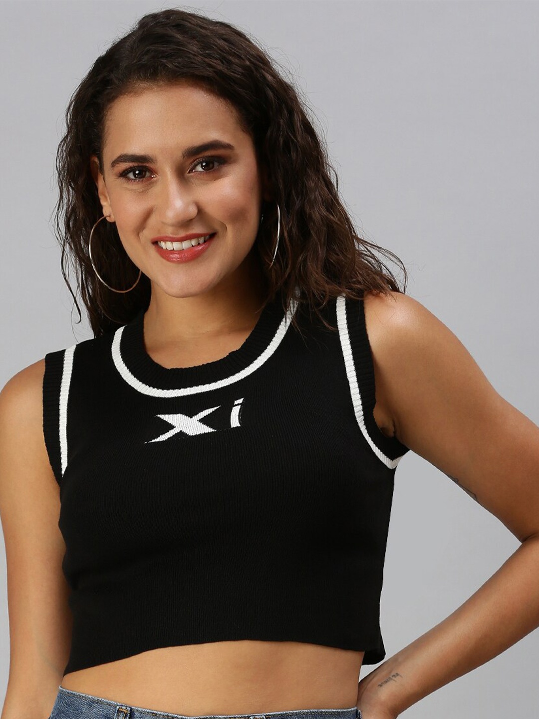 

SHOWOFF Monochrome Sleeveless Crop Tank Top, Black