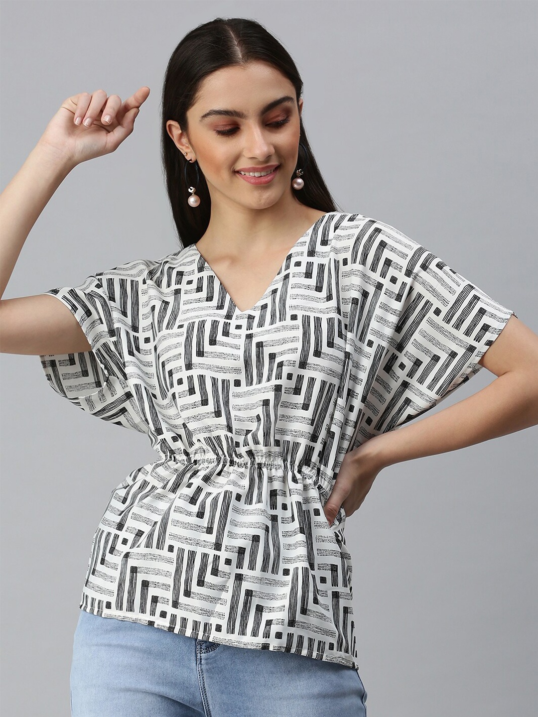 

SHOWOFF Extended Sleeves Crepe Cinched Waist Top, White