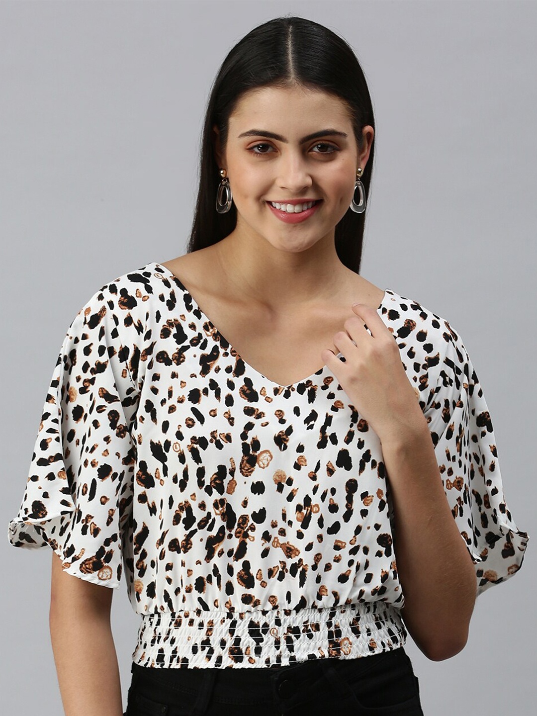 

SHOWOFF Animal Printed Smocking Flared sleeves Top, White