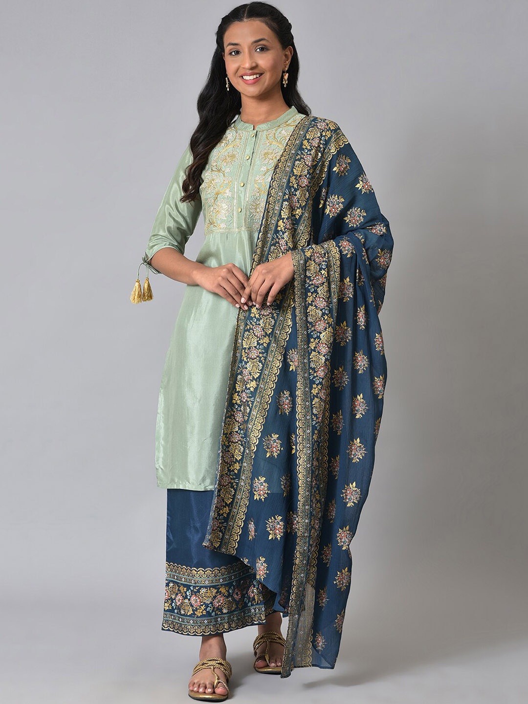 

AURELIA Floral Embroidered Sequinned Kurta with Palazzos & Dupatta, Green