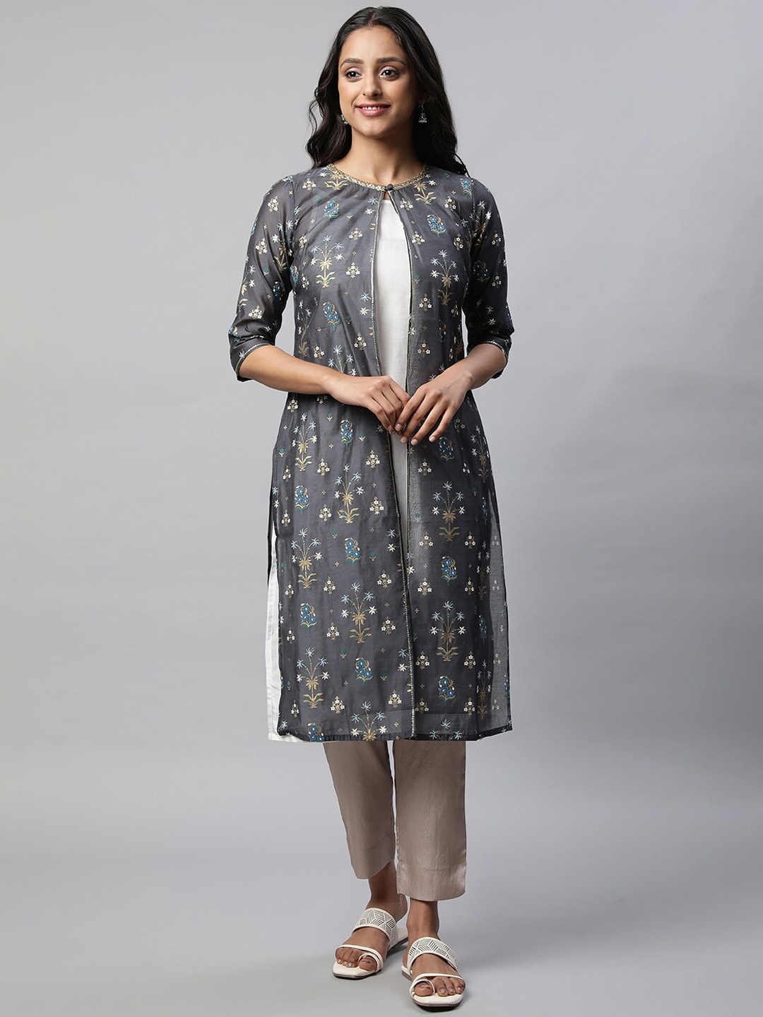 

AURELIA Sleeveless Straight Kurta with Trousers & Jacket, Grey
