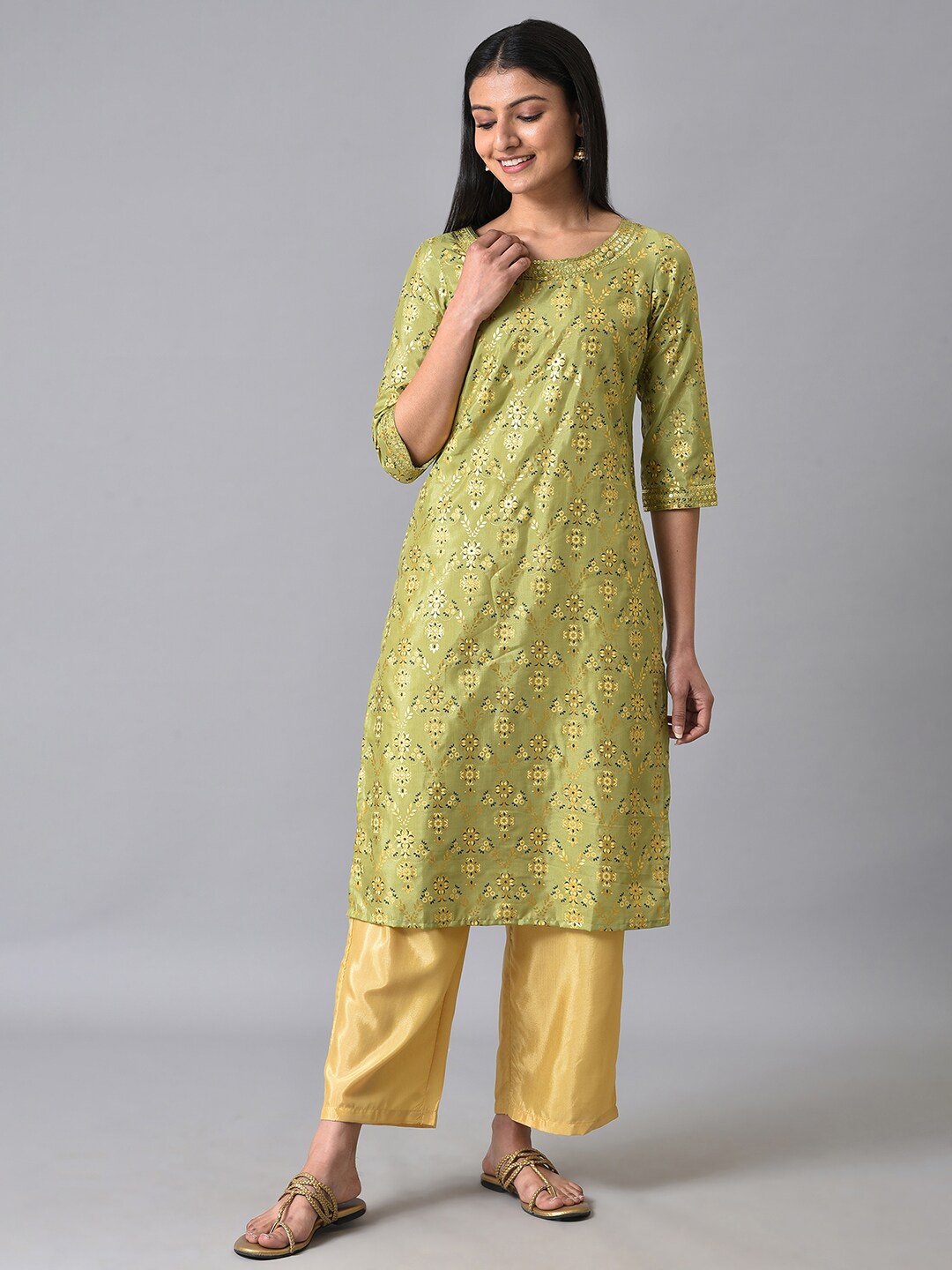 

AURELIA Floral Printed Sequinned Kurta with Palazzos, Green