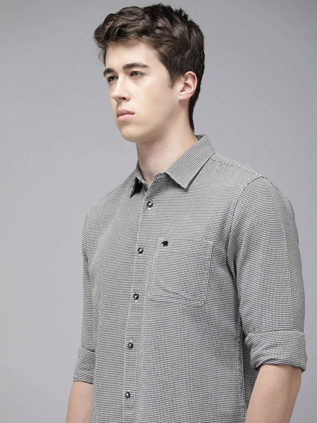 

THE BEAR HOUSE Men Slim Fit Opaque Houndstooth Checked Pure Cotton Casual Shirt, Black