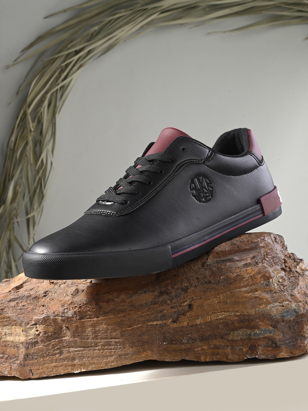 

SPYKAR Men Embroidered Lace-Up Sneakers, Black