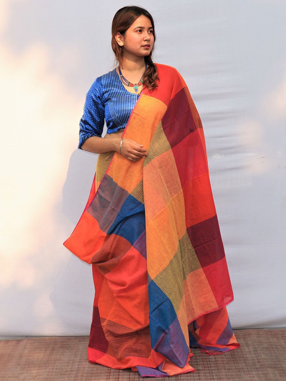 

Chidiyaa Colourblocked Cotton Blend Saree, Blue