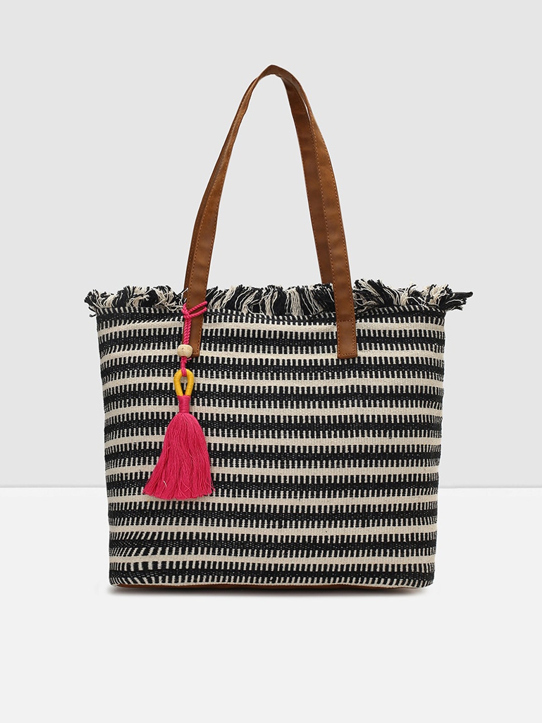 

max Shopper Tote Bag with Tasselled, Black
