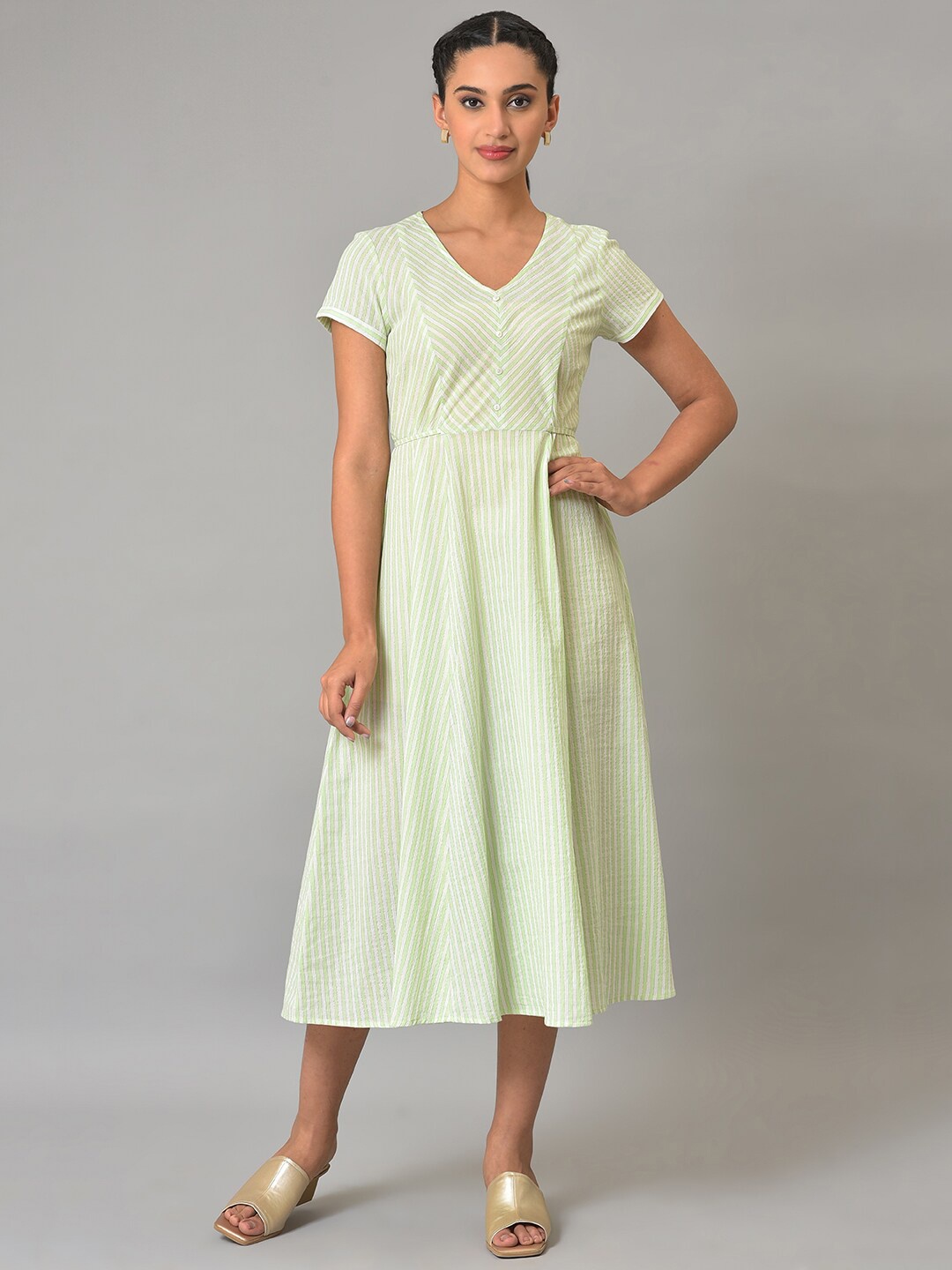 

AURELIA V-Neck Fit & Flare Midi Dress, Green