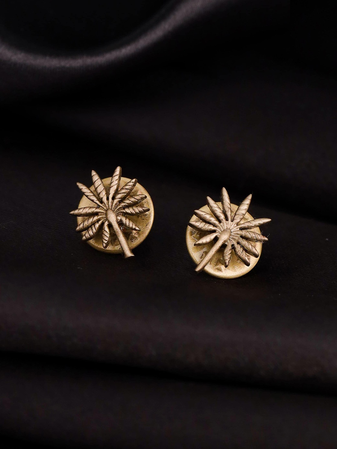 

COSA NOSTRAA Floral Collar Tips, Gold