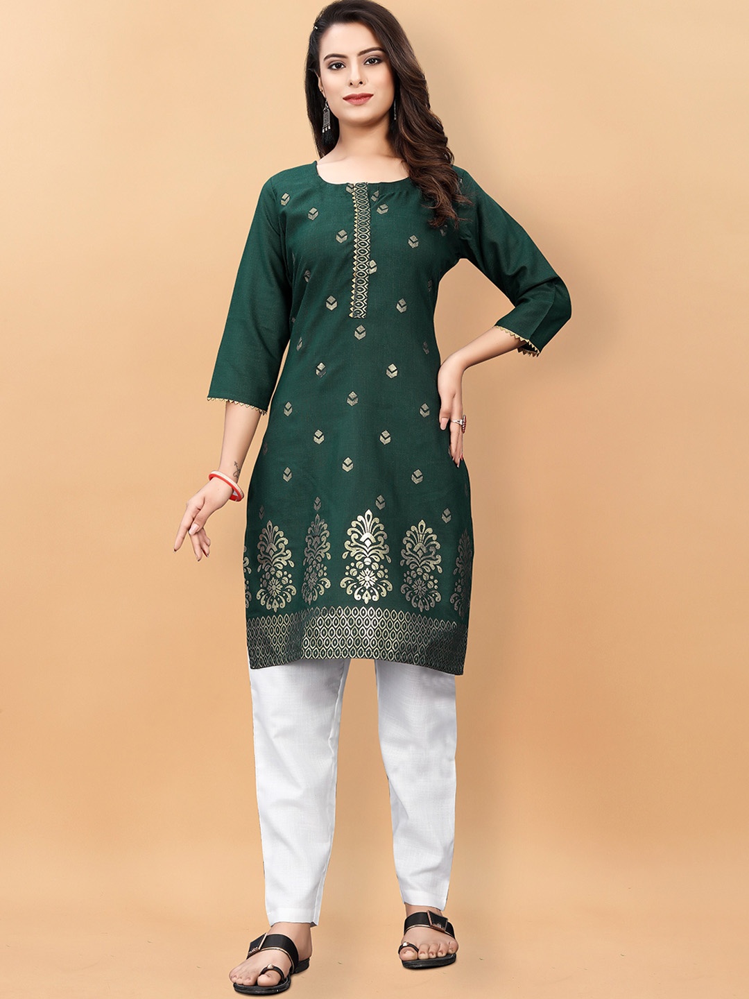 

KALINI Ethnic Motifs Printed Pure Cotton Kurta with Pyjamas, Green