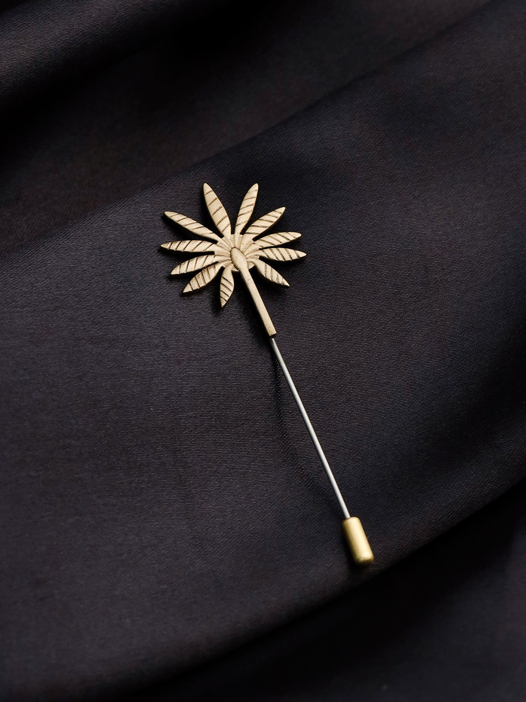

COSA NOSTRAA Men Floral Lapel Pin Brooch, Gold
