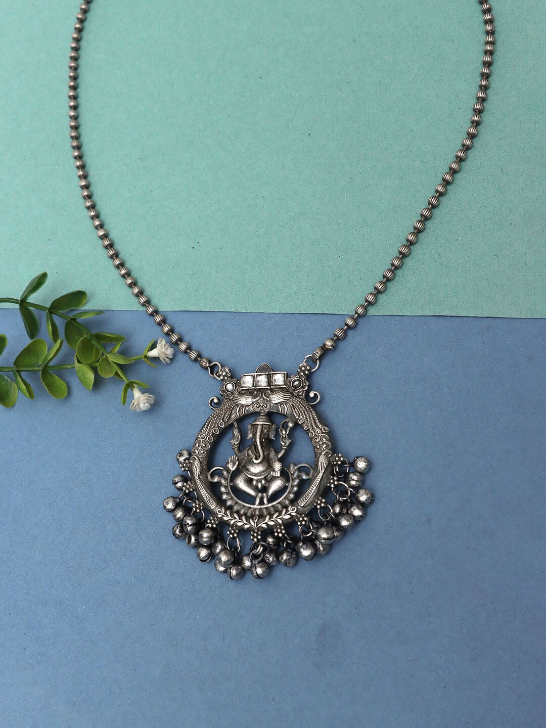 

Ozanoo Silver-Plated Stone-Studded Ganesha Necklace, White