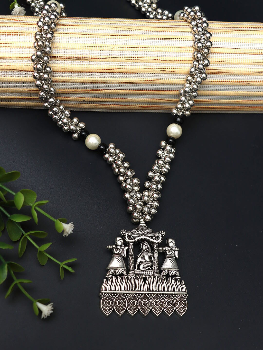 

Ozanoo Silver-Plated Oxidised Beaded Necklace, White