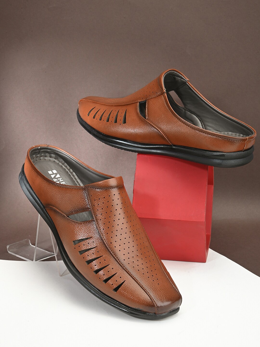 

HERE&NOW Men Slip On Shoe-Style Sandals, Tan