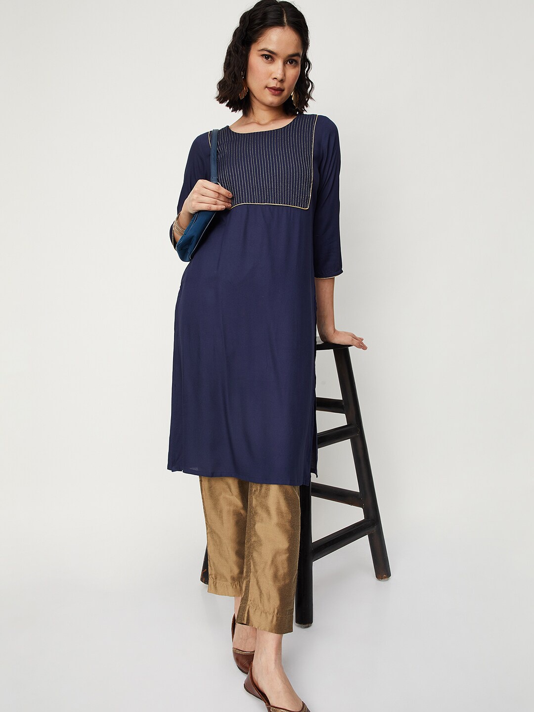 

max Round Neck Straight Thread Work Kurta, Blue