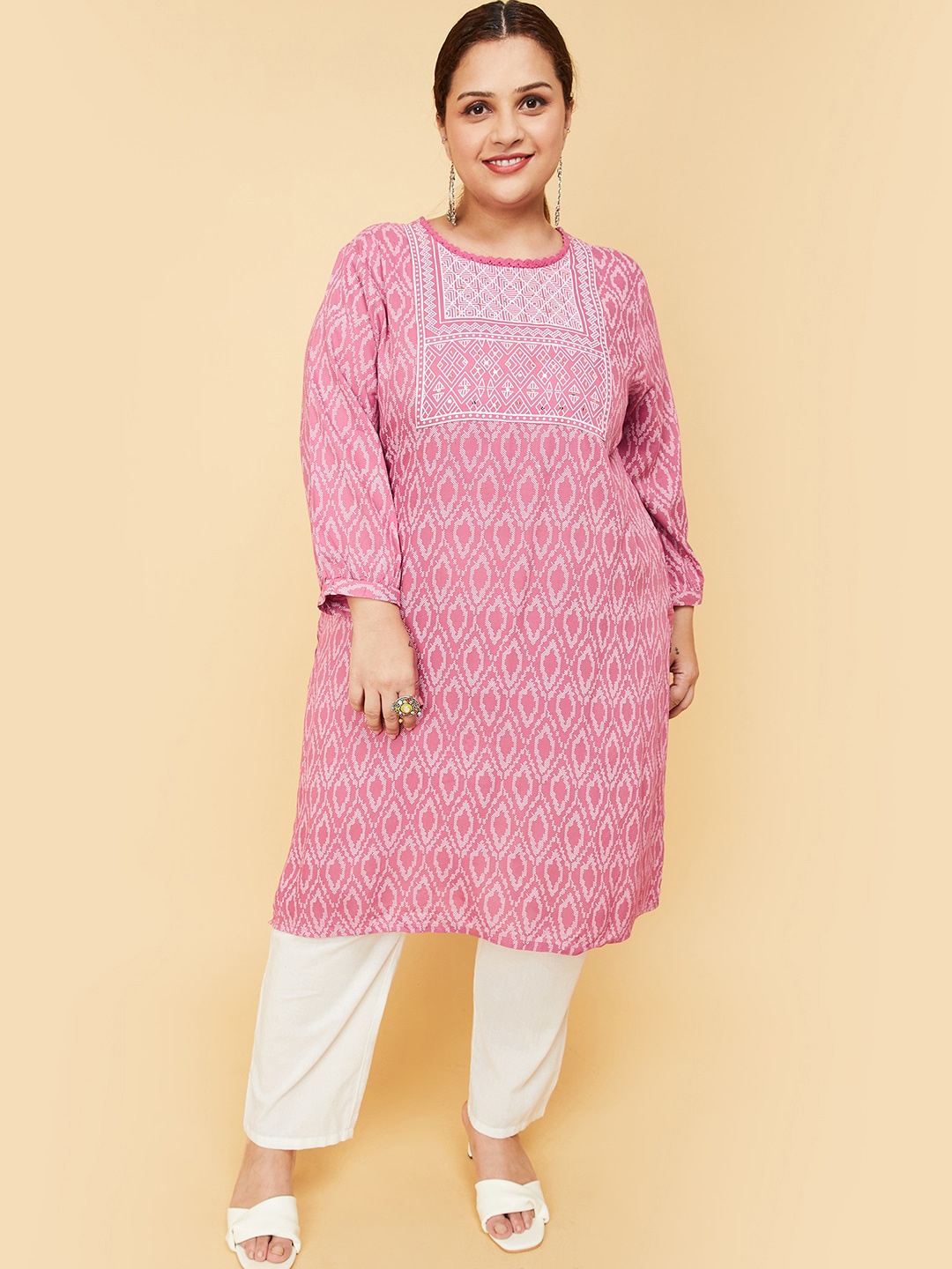 

max Geometric Printed Thread Work Kurta, Pink