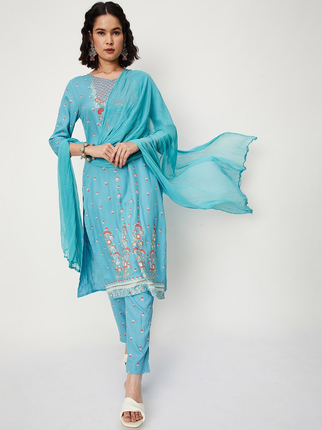 

max V-Neck Floral Printed Straight Kurta, Blue