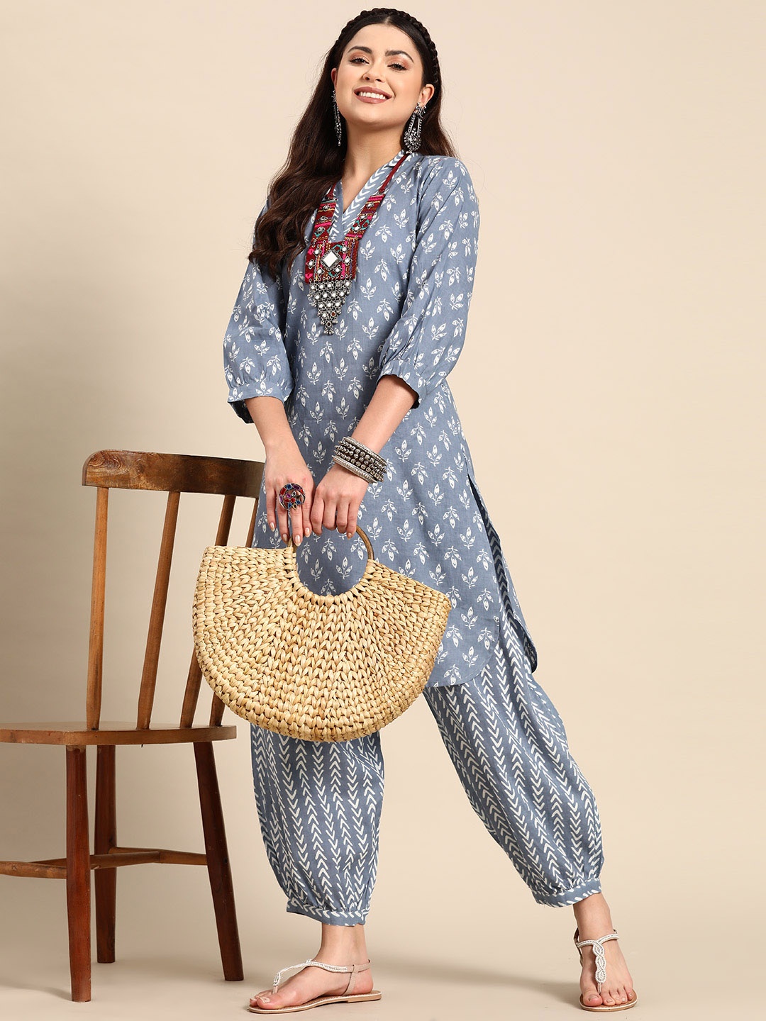 

Sangria Floral Printed Regular Pure Cotton Kurta with Salwar, Grey