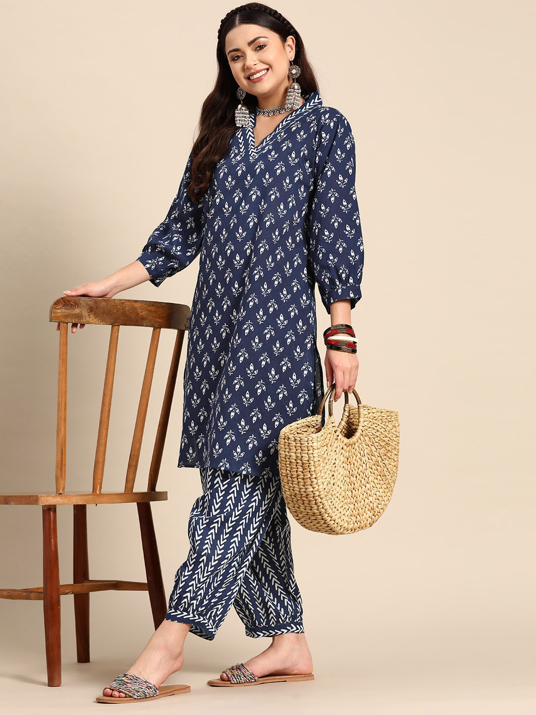 

Sangria Floral Printed Regular Pure Cotton Kurta with Salwar, Navy blue