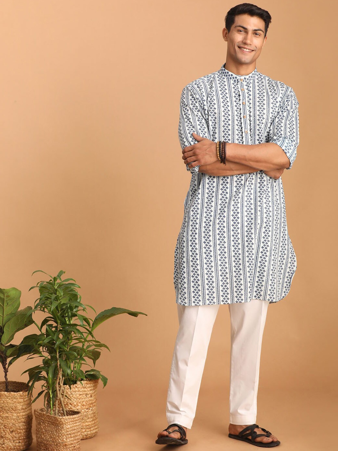 

VASTRAMAY Printed Mandarin Collar Pure Cotton Sustainable Kurta With Pyjamas, White