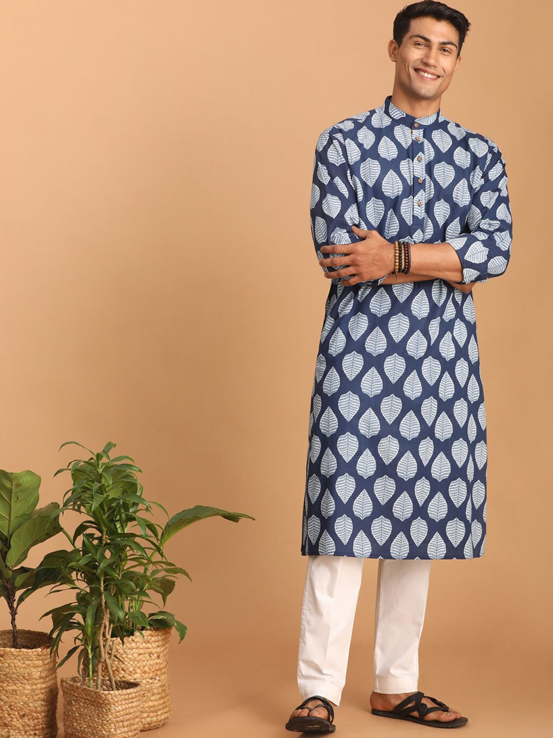 

VASTRAMAY Ethnic Motifs Block Printed Regular Pure Cotton Sustainable Kurta With Pyjamas, Blue