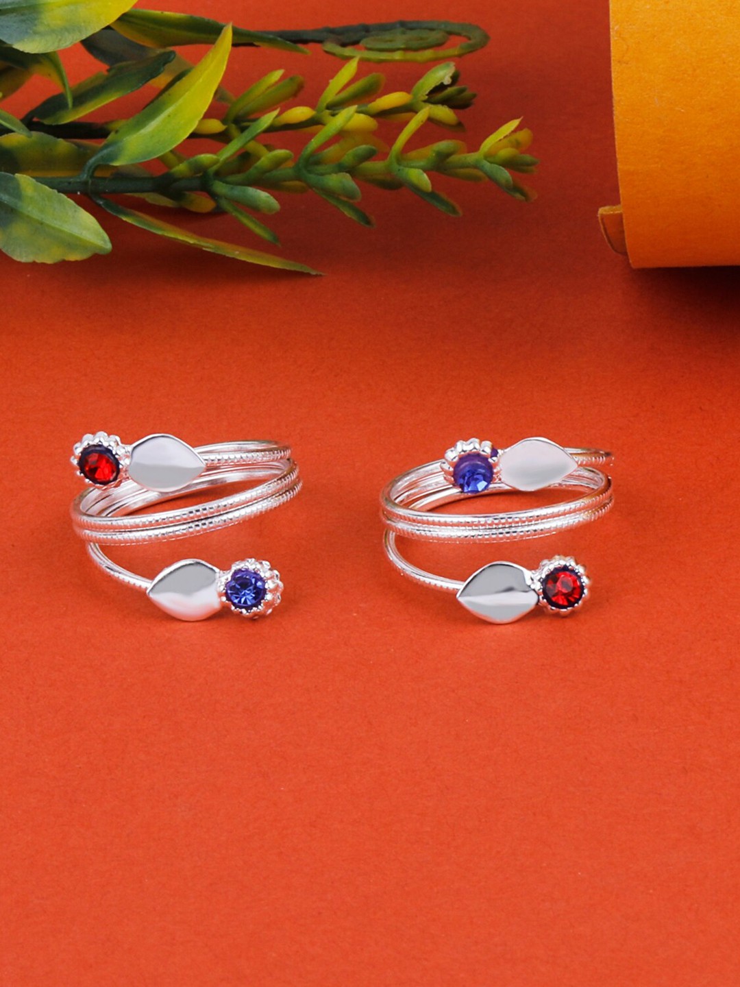 

Silver Shine Silver-Plated Toe Rings