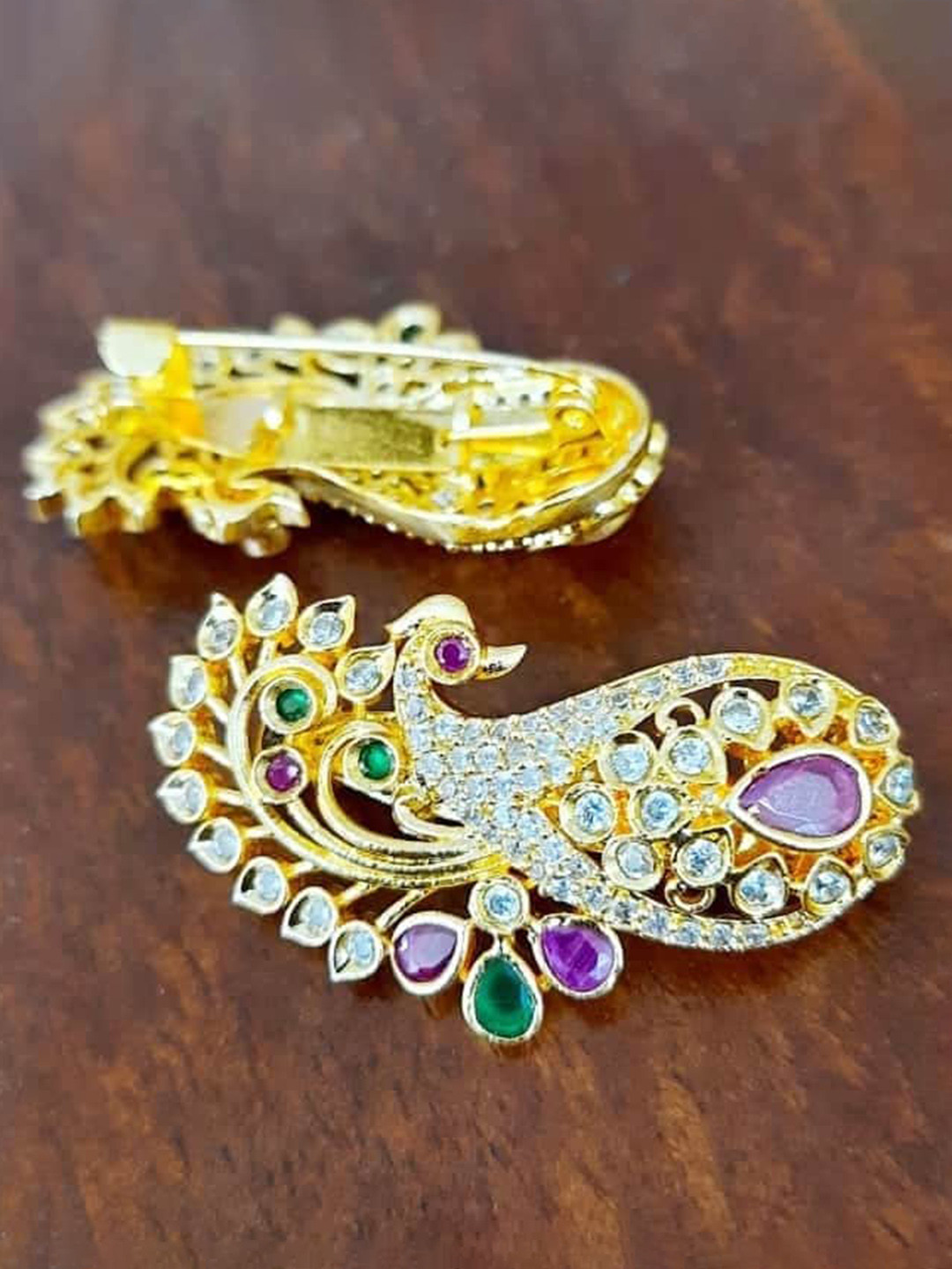

GRIIHAM Gold-Plated CZ & AD Studded Saree Clip, Green