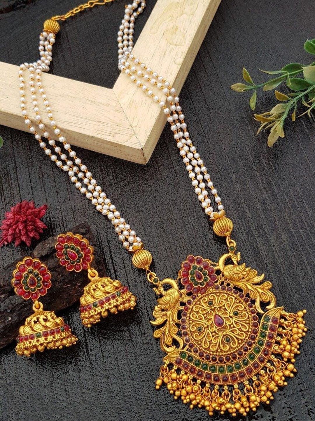 

GRIIHAM Gold-Plated AD-Studded & Beaded Jewellery Set, Green