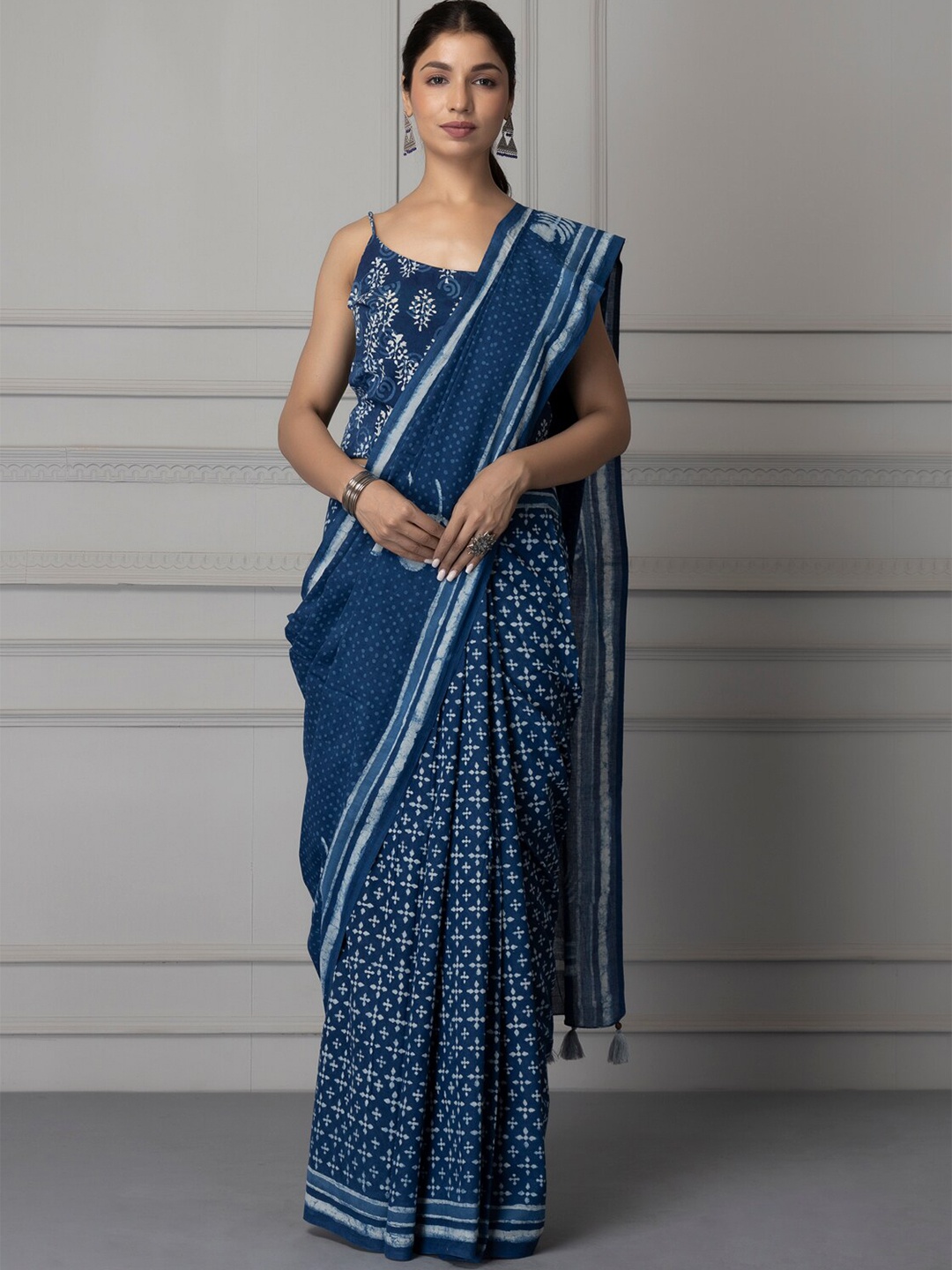 

Geroo Jaipur Ethnic Motifs Block Printed Pure Cotton Bagru Saree, Blue