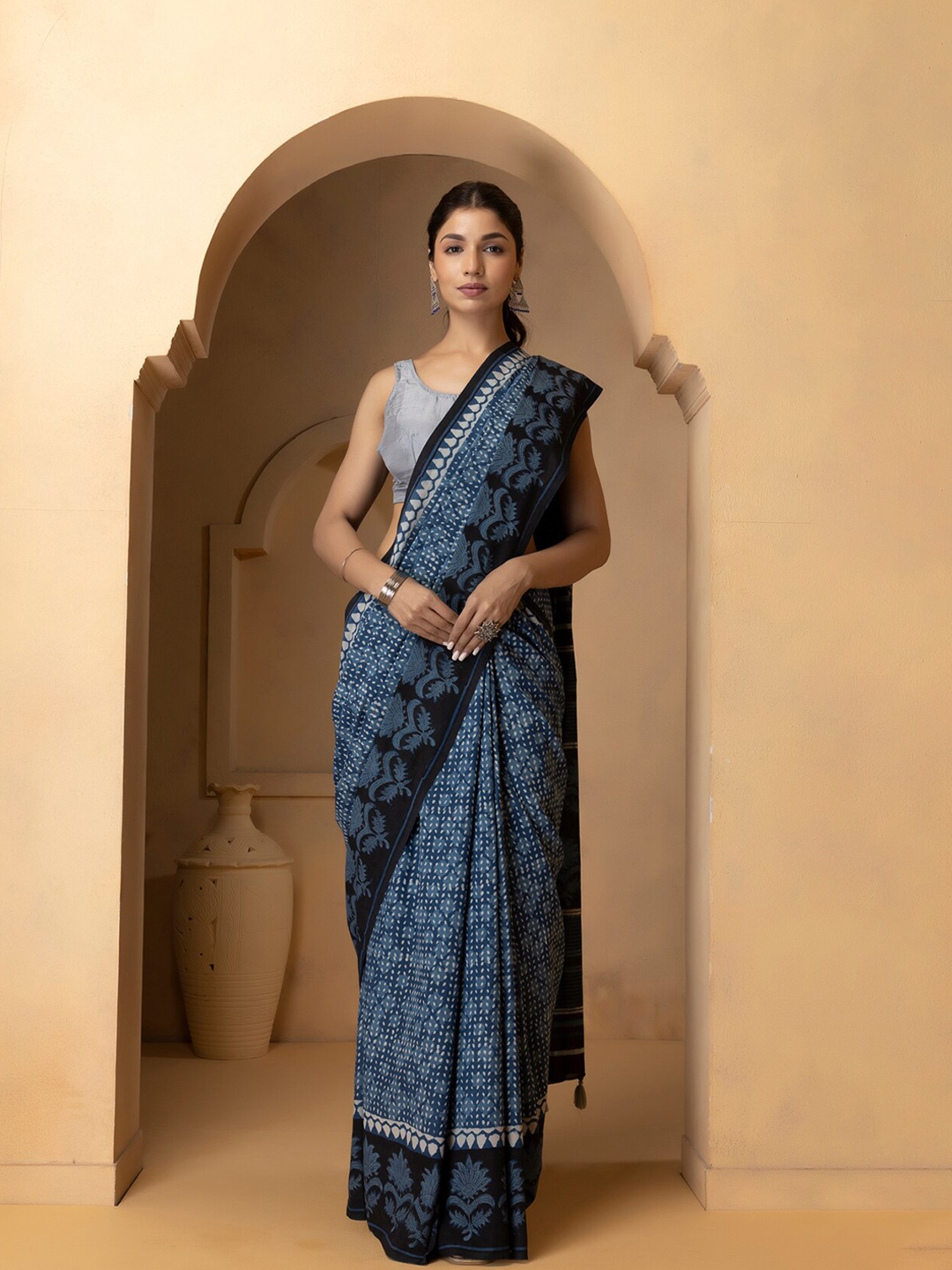 

Geroo Jaipur Ethnic Motifs Block Printed Pure Cotton Bagru Saree, Blue